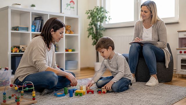 Begleitete Umgänge:Für die Umgänge stehen in der DRK Kreisgeschäftsstelle verschiedene Räumlichkeiten für unterschiedliche Altersgruppen inklusive Spielmaterial zur Verfügung.